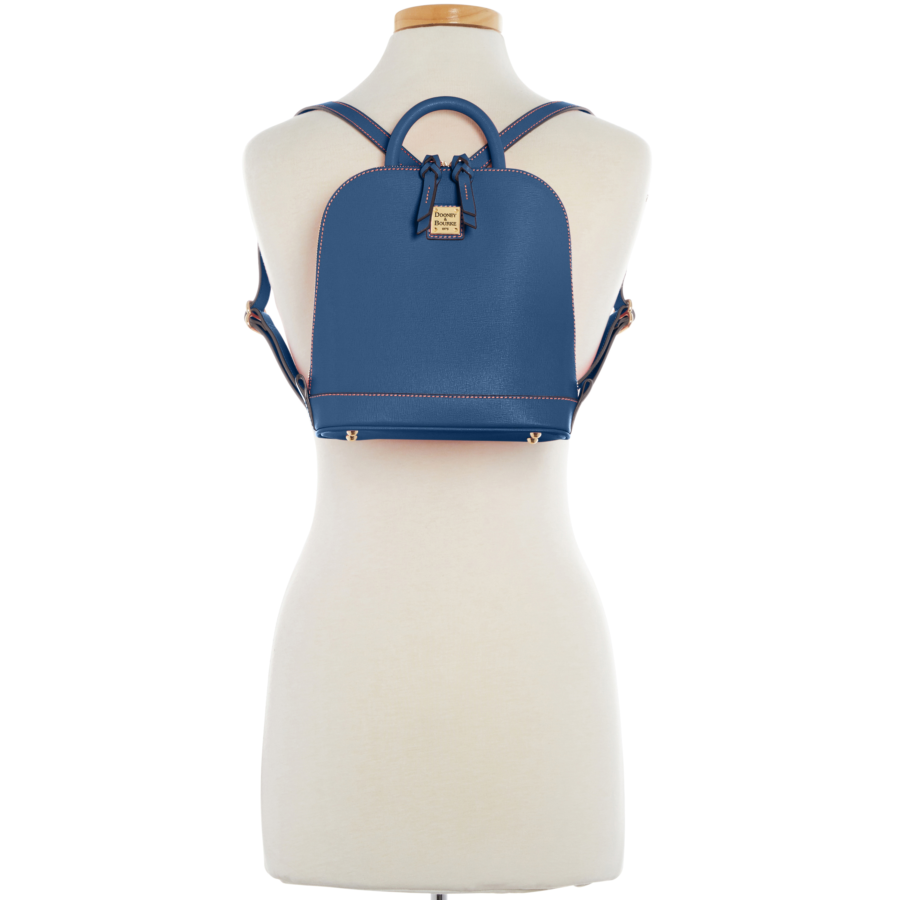 Dooney & Bourkeのリュック Amazon.com: Dooney & Bourke Handbag, Pebble Grain Zip Pod Backpack