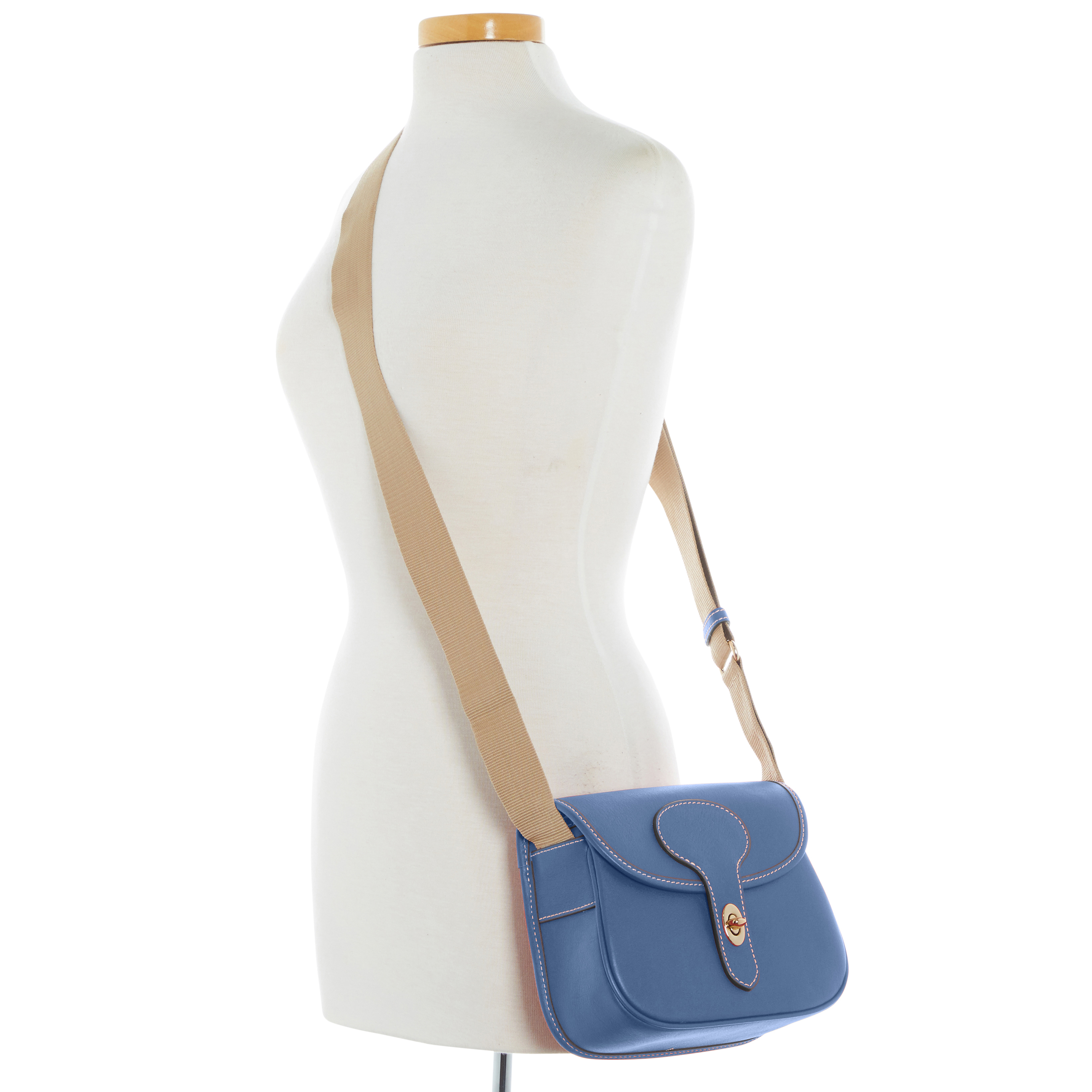 Dooney & Bourke Penrose Saddle 22